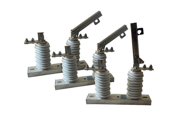 গুণ  Loadbuster HV Isolator Switch Single Phase Vertical Break Switch With Easy Installation With Vacuum Circuit Breaker কারখানা