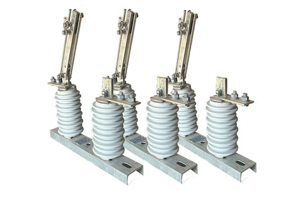 গুণ  Outdoor Disconnector Switch Ceramic Insulator Hookstick Operated Switch 700Pa Used With Vacuum Circuit Breaker কারখানা