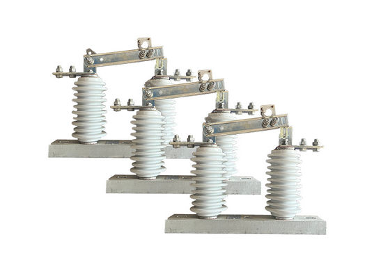 12kV 630A লোডবাস্টার সংযোগ বিচ্ছিন্ন সুইচ সহজ অপারেশন বহিরঙ্গন ব্যবহৃত এইচভি বৈদ্যুতিক বিচ্ছিন্নকরণ সর্বোচ্চ উচ্চতা 1000 মিটার