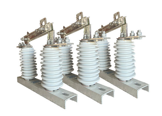 1250A 12kV-36kV Hv সংযোগ বিচ্ছিন্ন সুইচ সুরক্ষা বা নিয়ন্ত্রণের জন্য স্থায়ী স্বয়ংক্রিয়ভাবে / ম্যানুয়ালি পরিচালিত